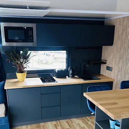 Botel Premium Houseboat Blue Lagoon *